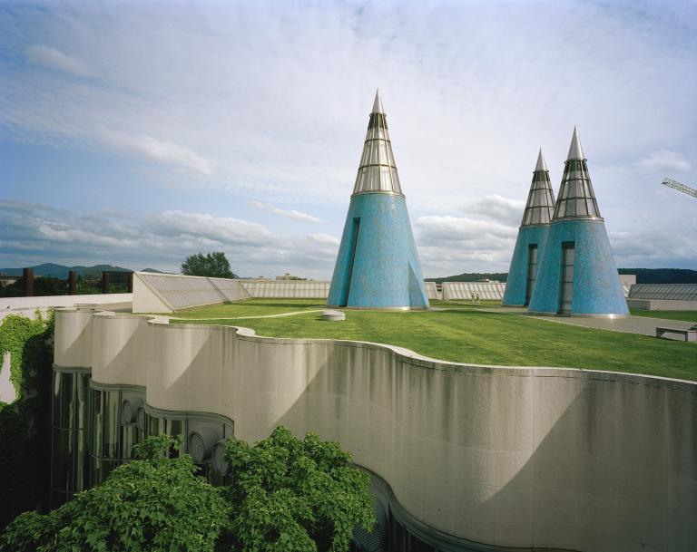 Bon, Germany - Art and Exhibition Hall's green roof has walkways for visitors  Image: National Geographic 
