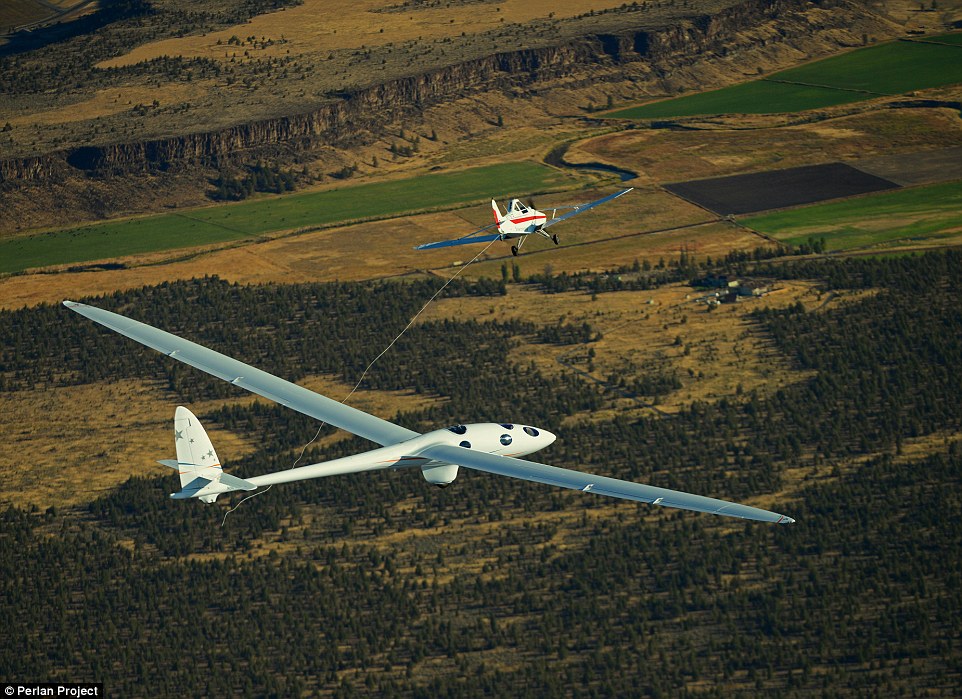 The Perlan II during a test flight in Oregon Image via Daily Mail